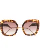 الصورة 1 من Fendi Eyewear نظارة شمسية كبيرة بتأثير صدف السلحفاة