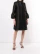 الصورة 2 من Carolina Herrera معطف ميدي حرير بتصميم واسع