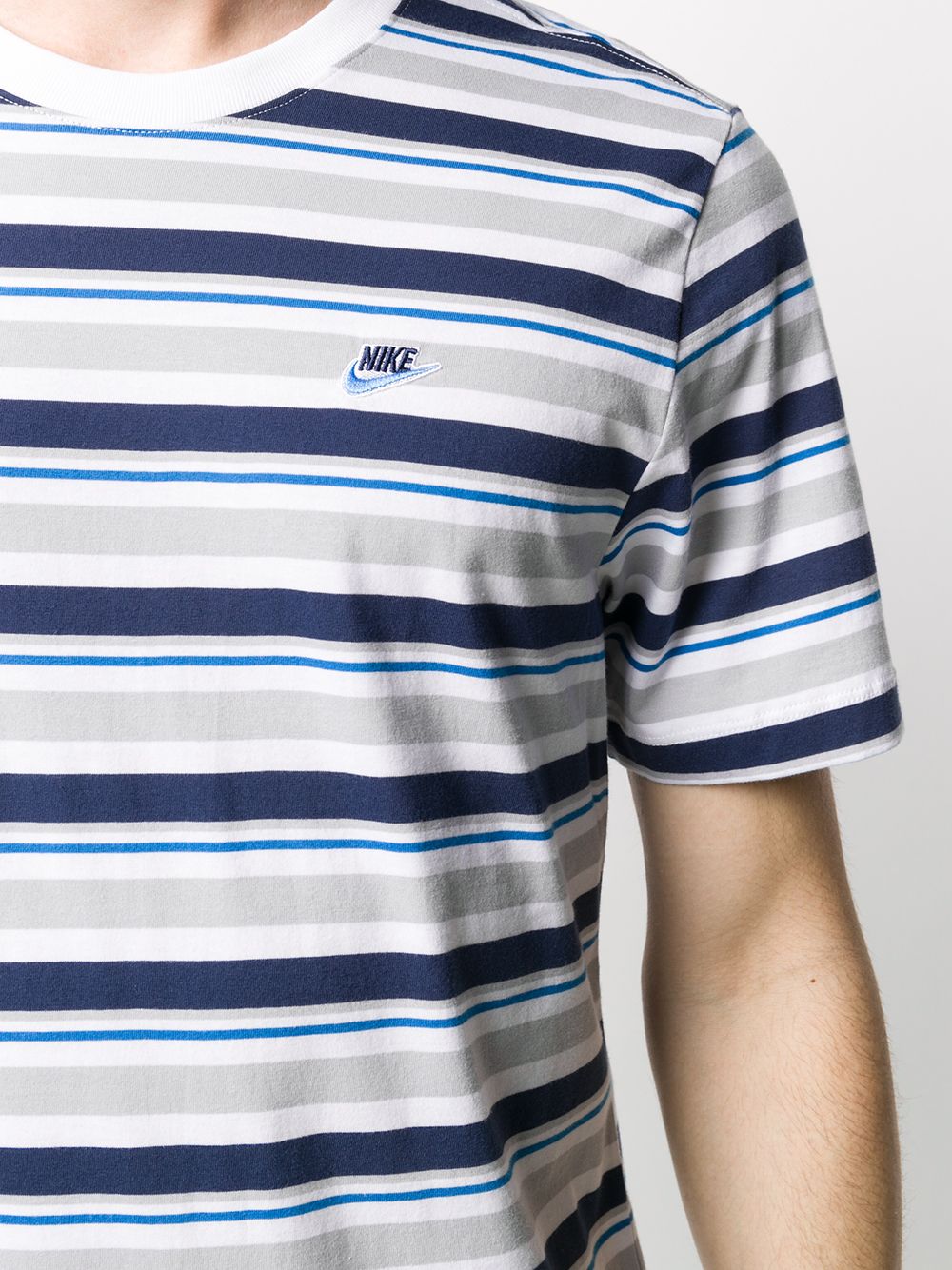 фото Nike полосатая футболка с вышитым логотипом