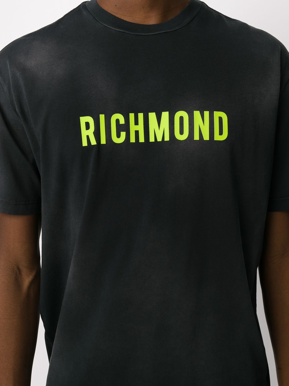 фото John richmond футболка с нашивкой-логотипом