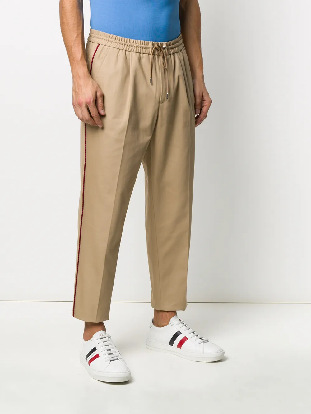 фото Moncler брюки с поясом на шнурке и контрастными полосками