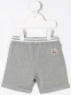 الصورة 2 من Moncler Kids شورت رياضي بخصر مخطط