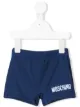 الصورة 1 من Moschino Kids شورت سباحة مطبوع
