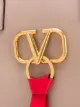 Valentino Garavani حقيبة عملية V رينغ