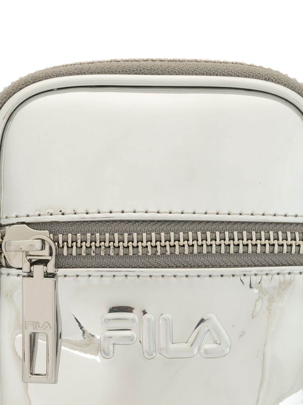 фото Fila сумка на плечо с эффектом металлик и логотипом