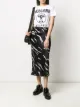 الصورة 2 من Moschino تيشيرت بطبعة شعار الماركة
