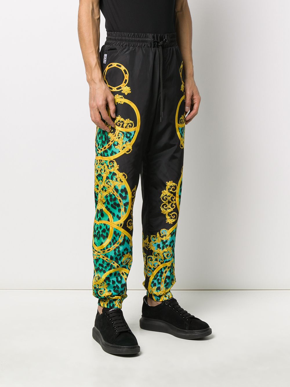 фото Versace jeans couture спортивные брюки с принтом leo baroque