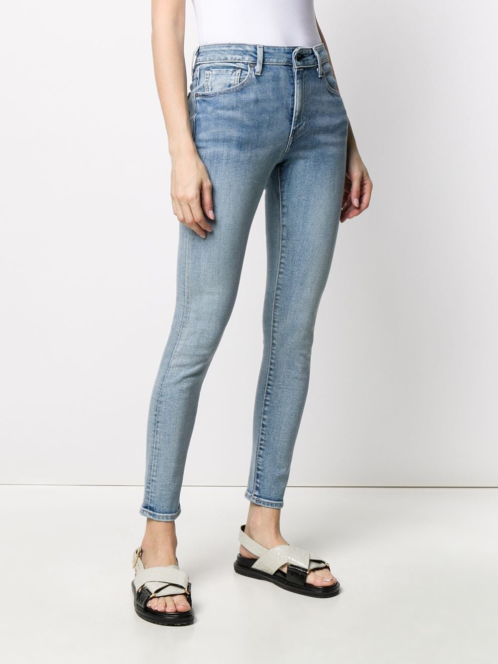 Levis Mid Rise skinny