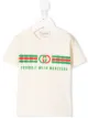 الصورة 1 من Gucci Kids تيشيرت بطبعة شعار الماركة