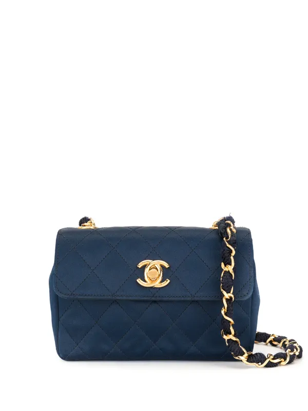 chanel quilted chain shoulder bag