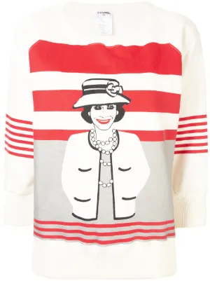 red chanel sweatshirt kylie jenner