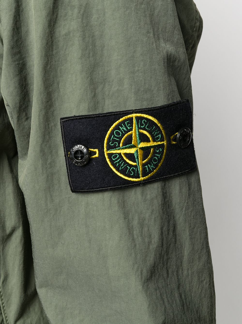 фото Stone island куртка с капюшоном и нашивкой-логотипом