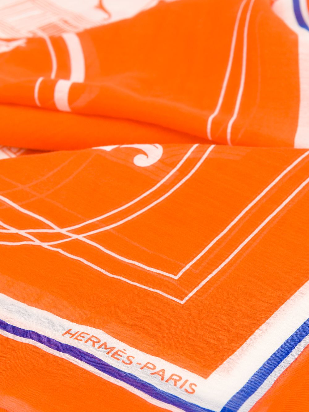 фото Hermès pre-owned carriage print scarf