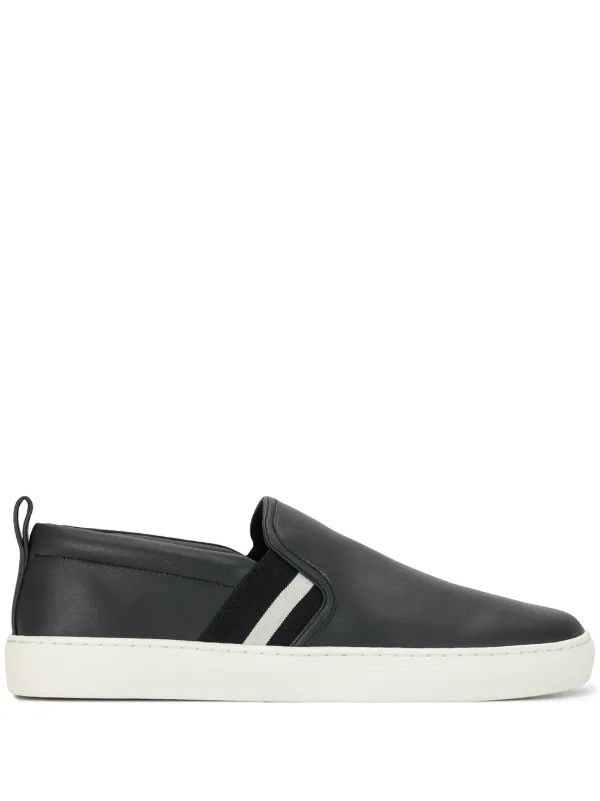black trainers slip on