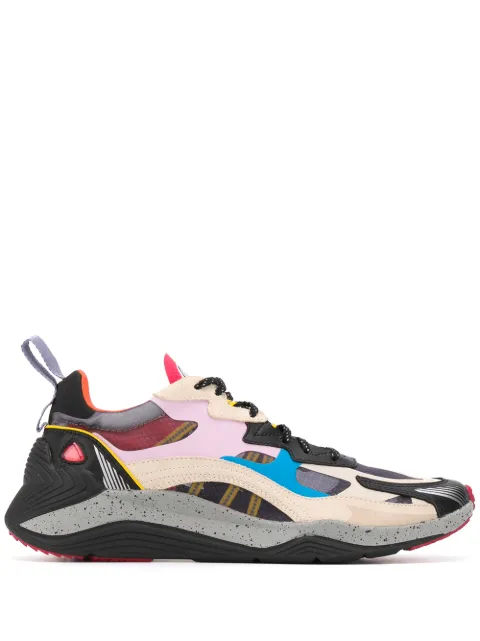 McQ Swallow tenis con suela dentada y panel en contraste