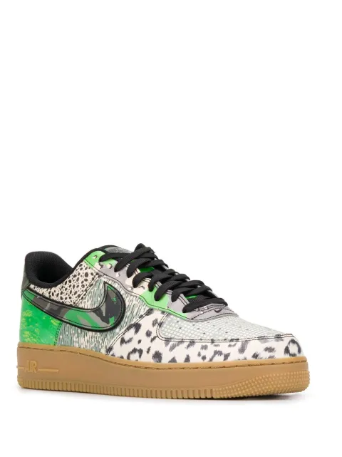 Shop Nike Air Force 1 '07 QS sneakers with Express Delivery - FARFETCH