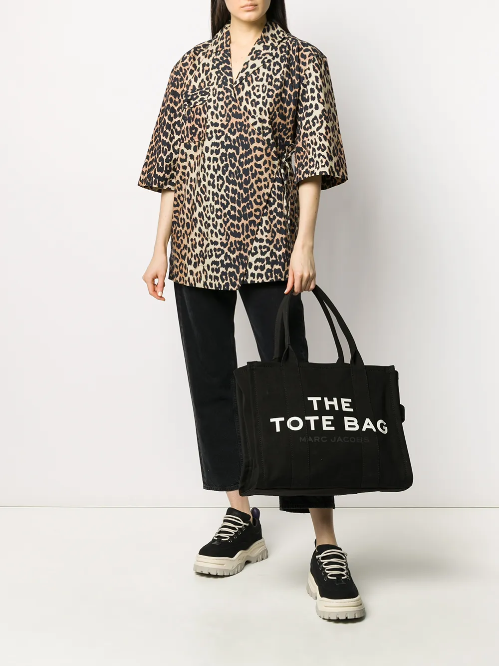 фото Marc jacobs the traveler tote bag