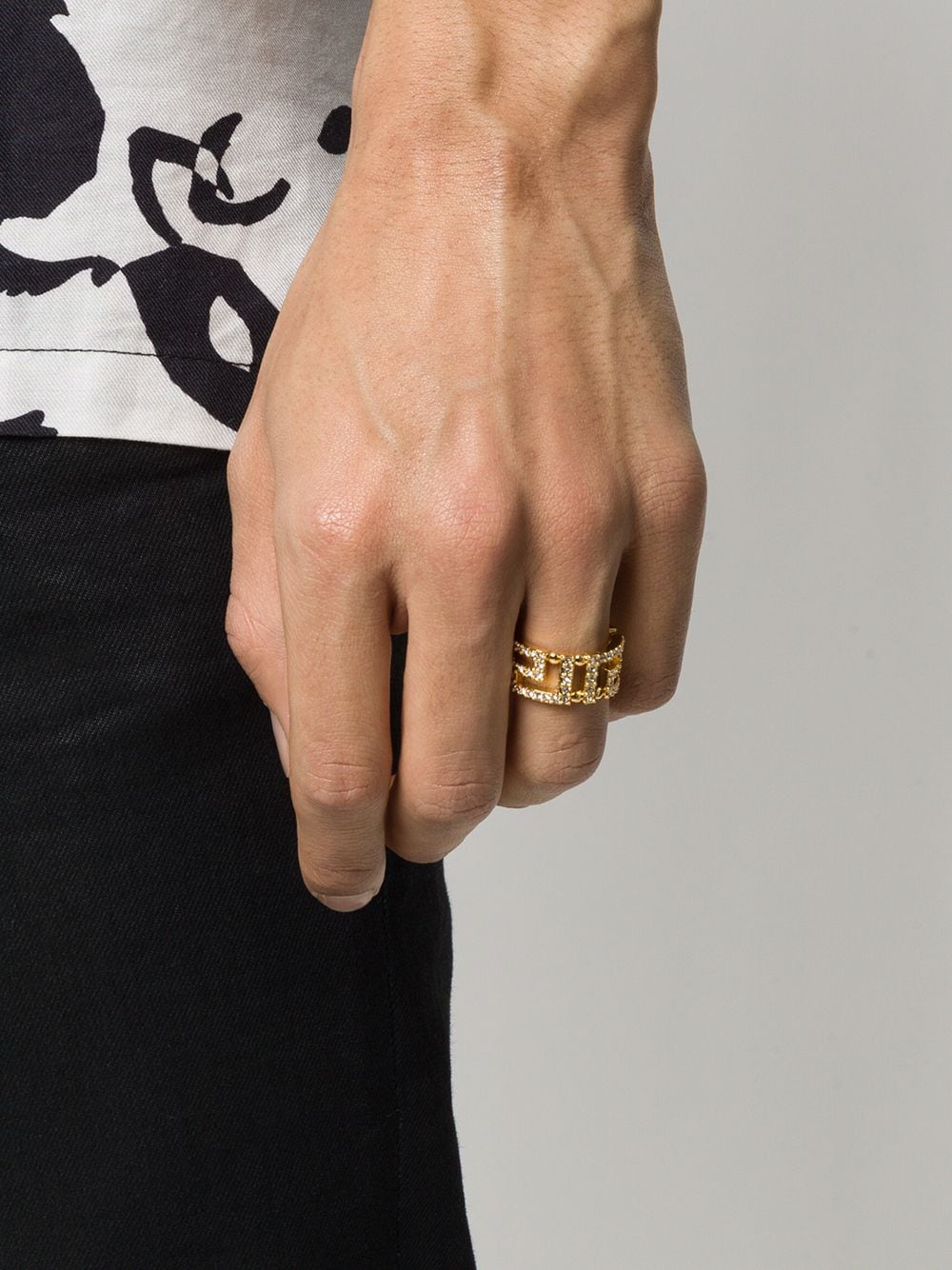 фото Versace декорированное кольцо greca