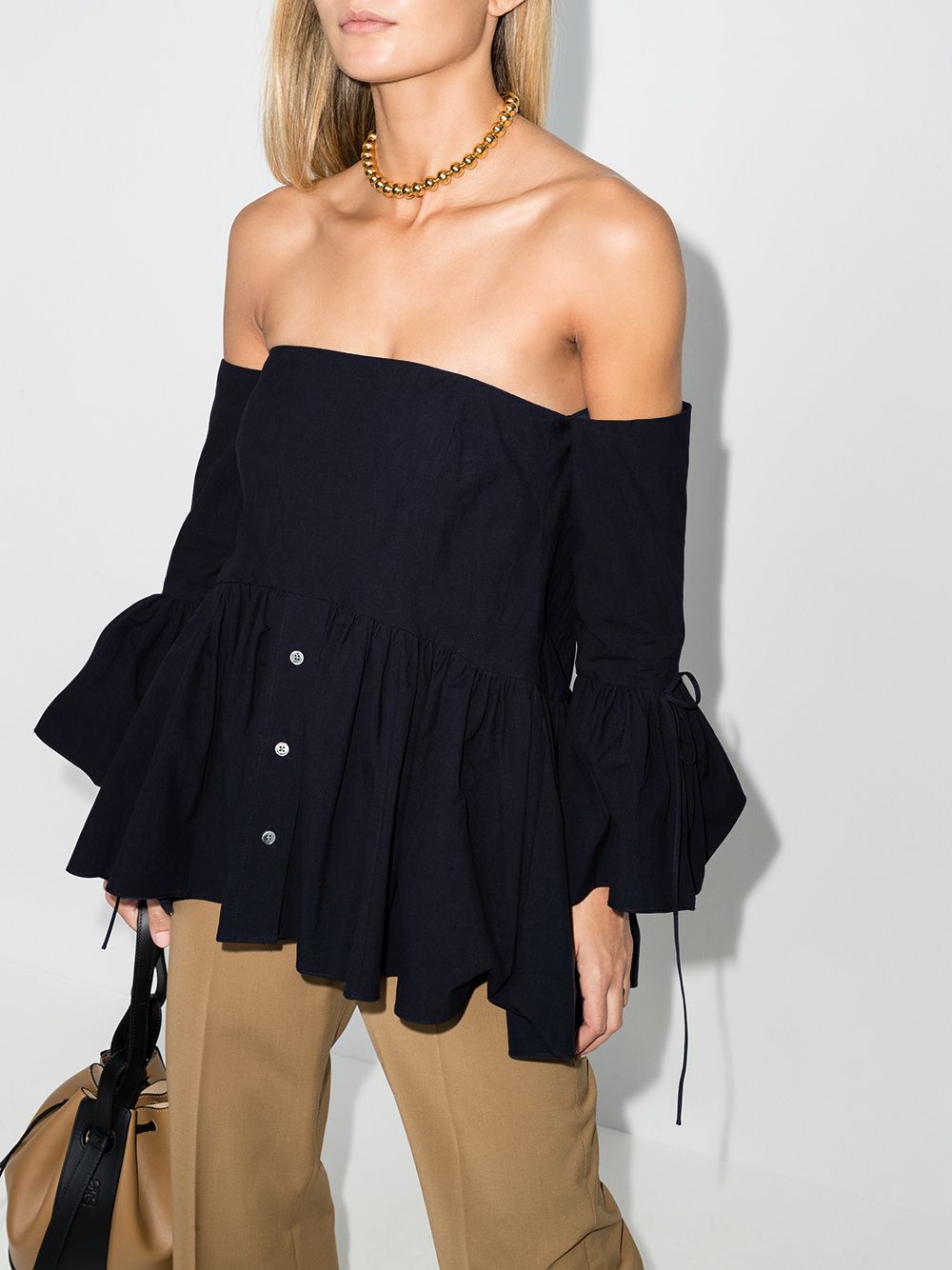 фото Rosie assoulin off-the-shoulder ruffle blouse