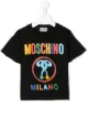 الصورة 1 من Moschino Kids تيشيرت بطبعة شعار الماركة