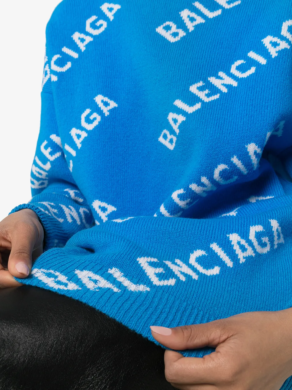 Balenciaga Suéter Tejido Con Logo Estampado Farfetch