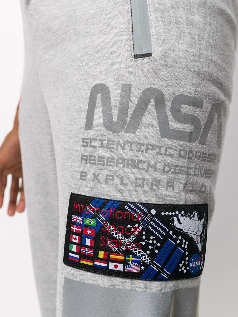 фото Alpha industries зауженные спортивные брюки nasa