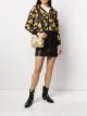 الصورة 2 من Versace Jeans Couture هودي بسحاب وطبعة الباروك