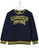 الصورة 1 من Moschino Kids سويت شيرت بتطريز شعار الماركة