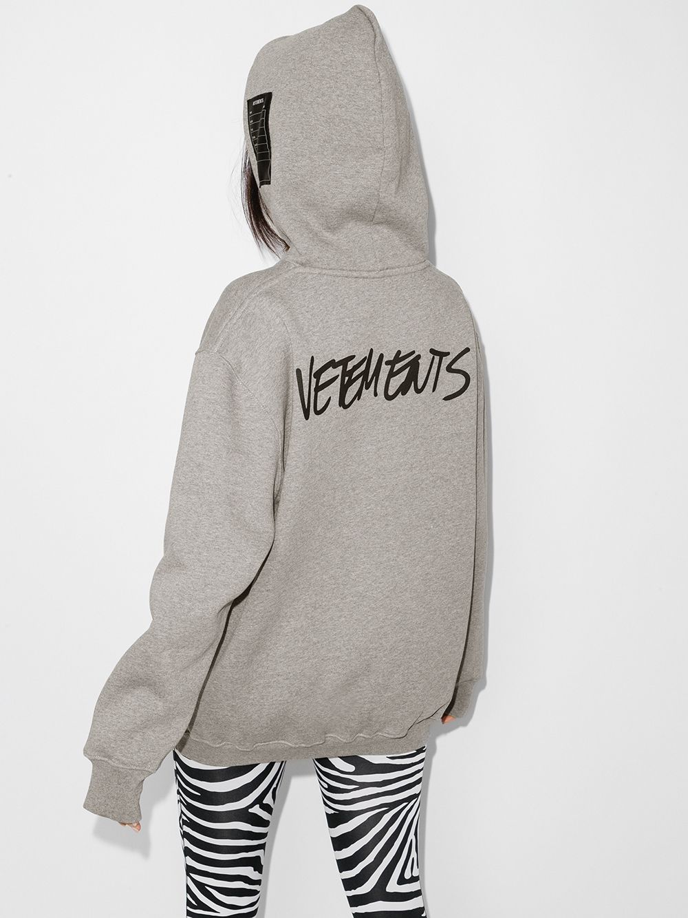 фото Vetements худи с длинными рукавами и логотипом