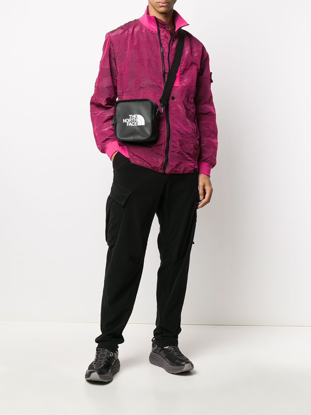 фото The north face logo messenger bag