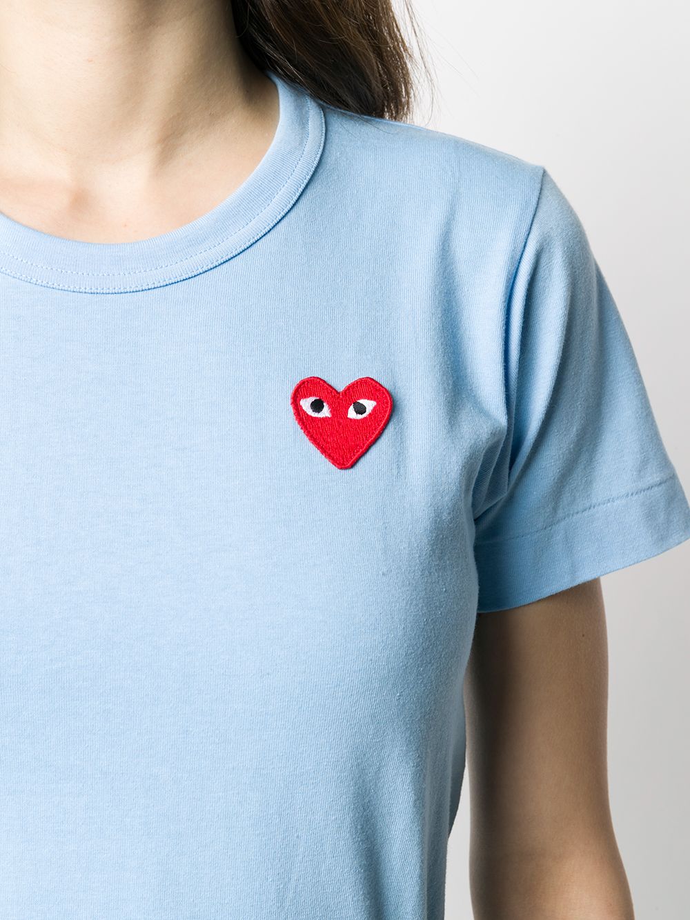 фото Comme des garçons play heart logo embroidered t-shirt