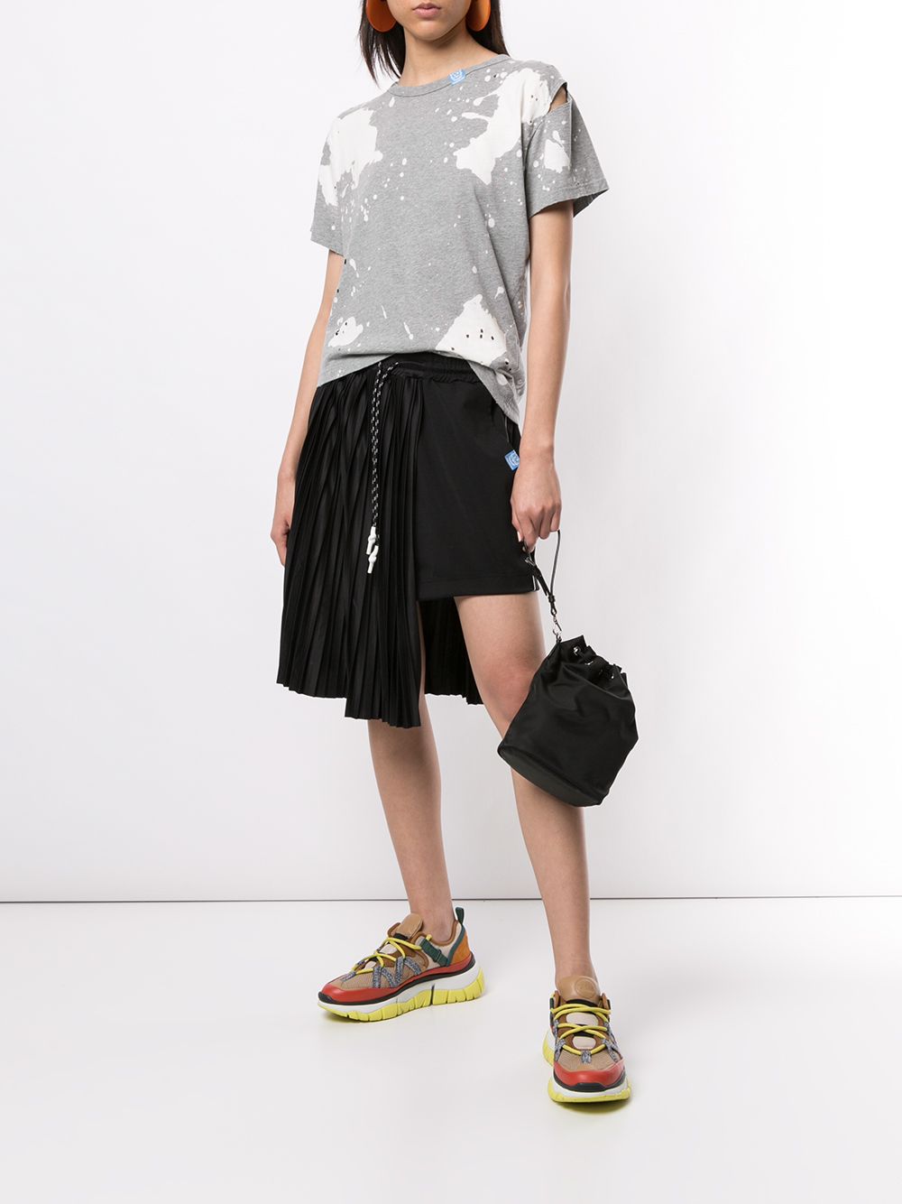 фото Maison mihara yasuhiro шорты асимметричного кроя с драпировкой