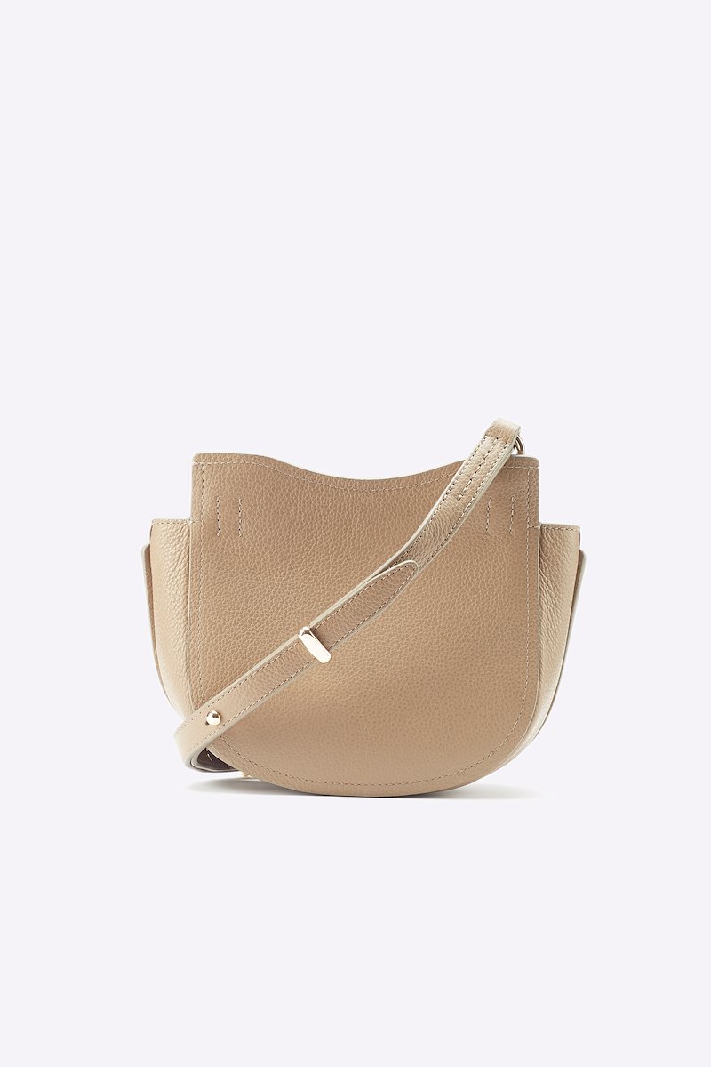 Alix Mini Hunter-coffee #0 Alix Mini Hunter, A bag can make or break an outfit. It's a good thing this coffee-leather mini Alix shoulder bag from 3.1 Phillip Lim will only make your outfit shine, thanks to its gold-tone hardware. The perfect accessory. Featuring a foldover top with magnetic closure, an internal slip pocket, gold-tone hardware and a shoulder strap. - 2