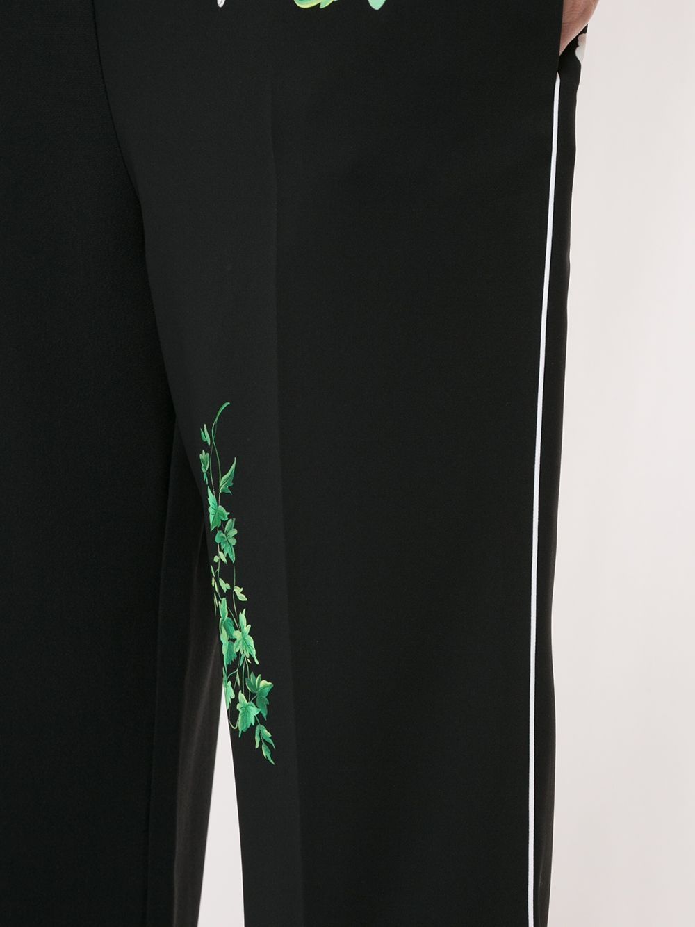 фото Nº21 брюки прямого кроя с цветочным принтом