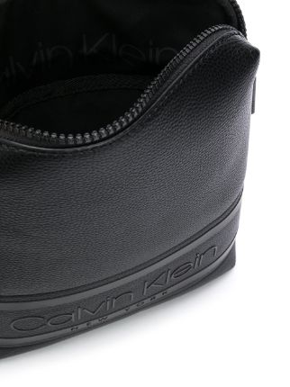 embossed logo messenger bag embossed logo messenger bag展示图