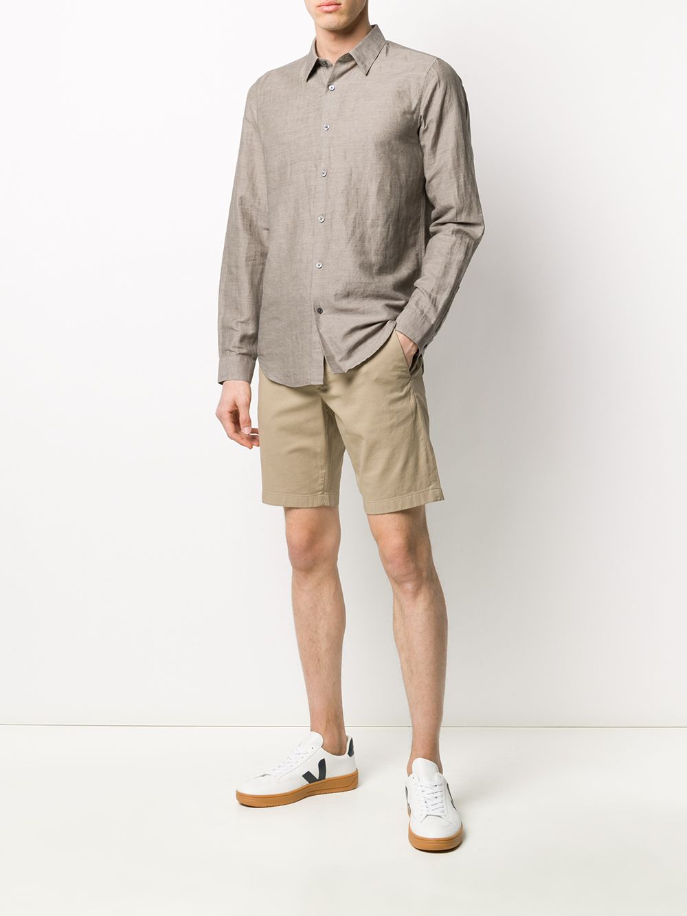 фото Theory zaine chino shorts