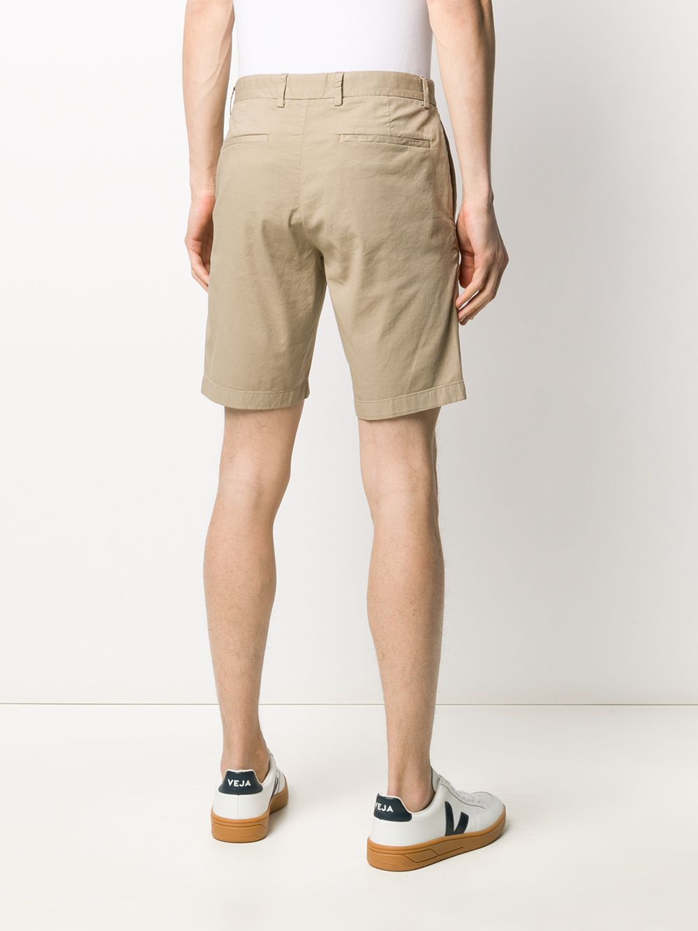 фото Theory zaine chino shorts