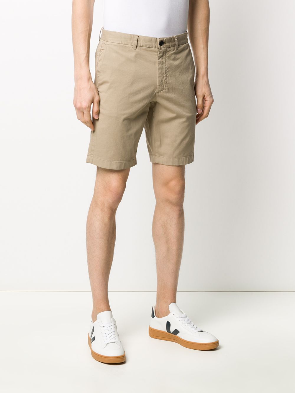 фото Theory zaine chino shorts