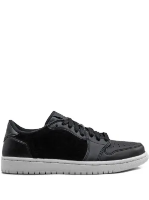 black jordan sneakers for ladies