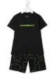 الصورة 1 من Emporio Armani Kids بدلة رياضية بطبعة شعار ودمية دب