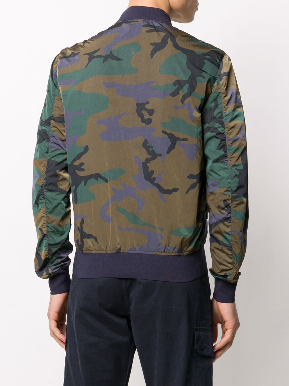 фото Blauer camouflage bomber jacket