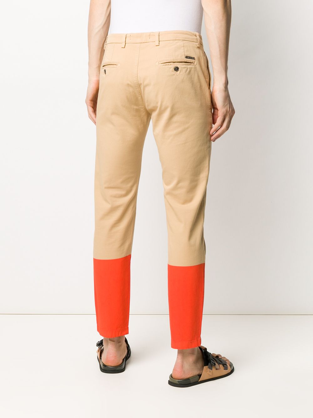 фото Frankie morello colour-block chino trousers