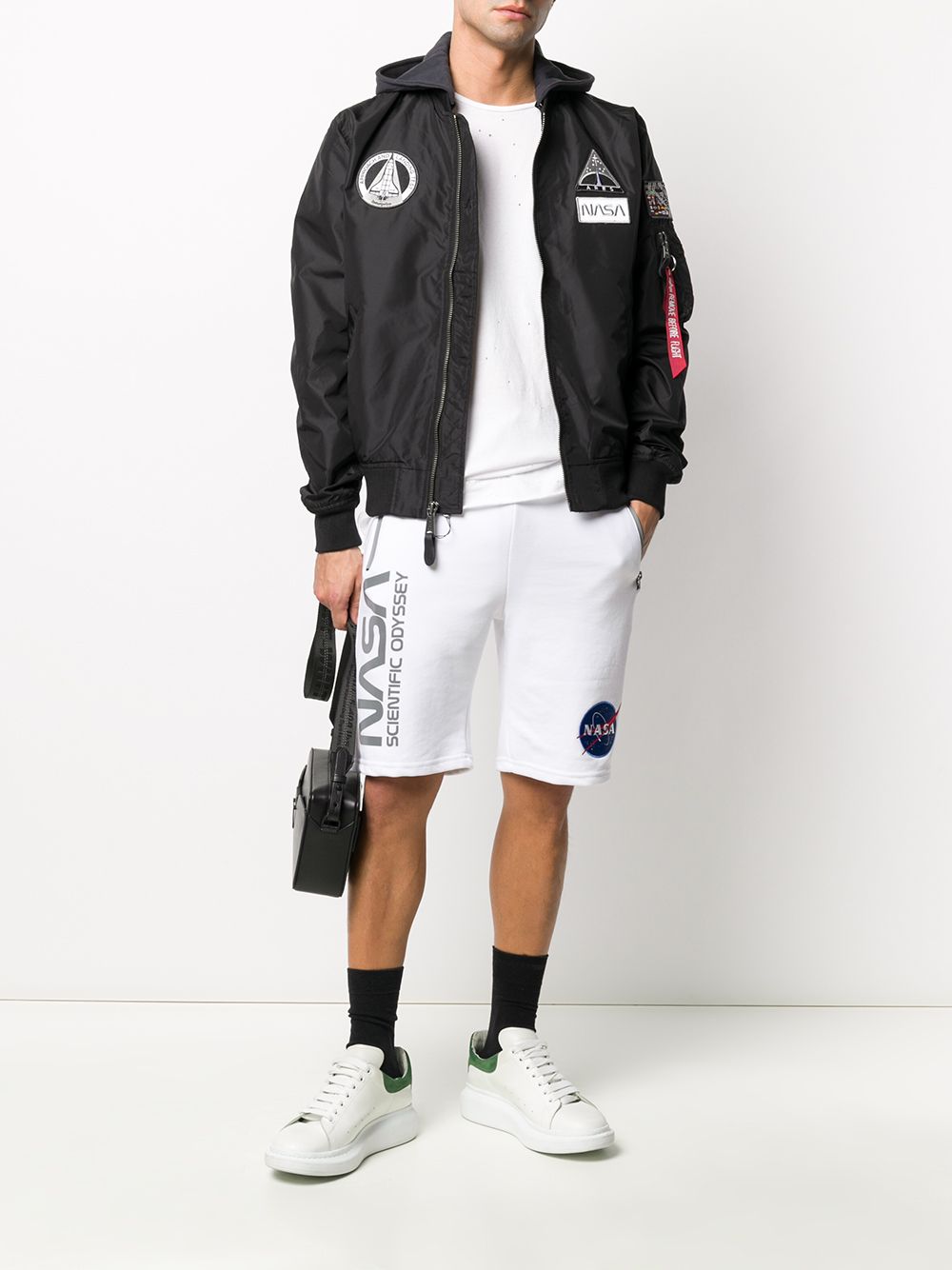 фото Alpha industries куртка ma-1 tt nasa с капюшоном