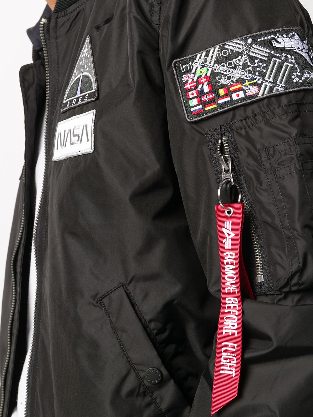 фото Alpha industries куртка ma-1 tt nasa с капюшоном