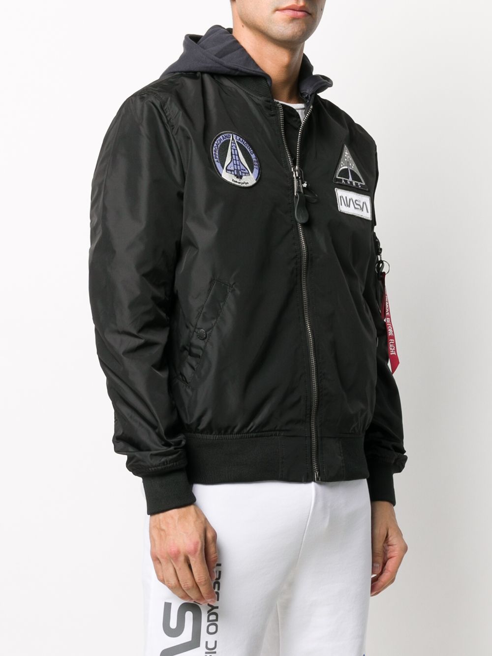 фото Alpha industries куртка ma-1 tt nasa с капюшоном