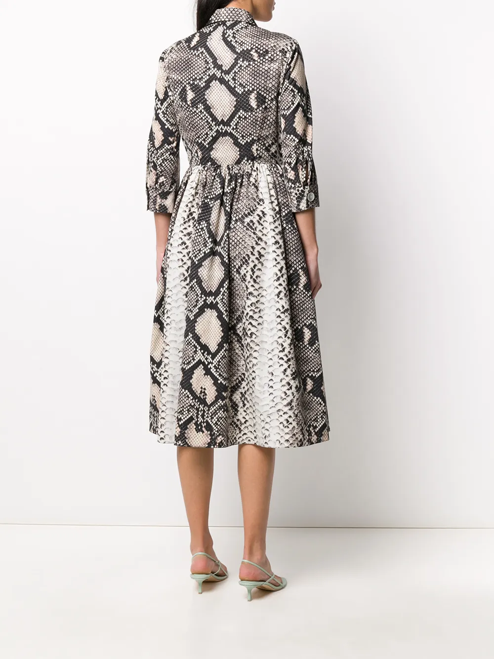 Prada Jurk met slangenprint Beige