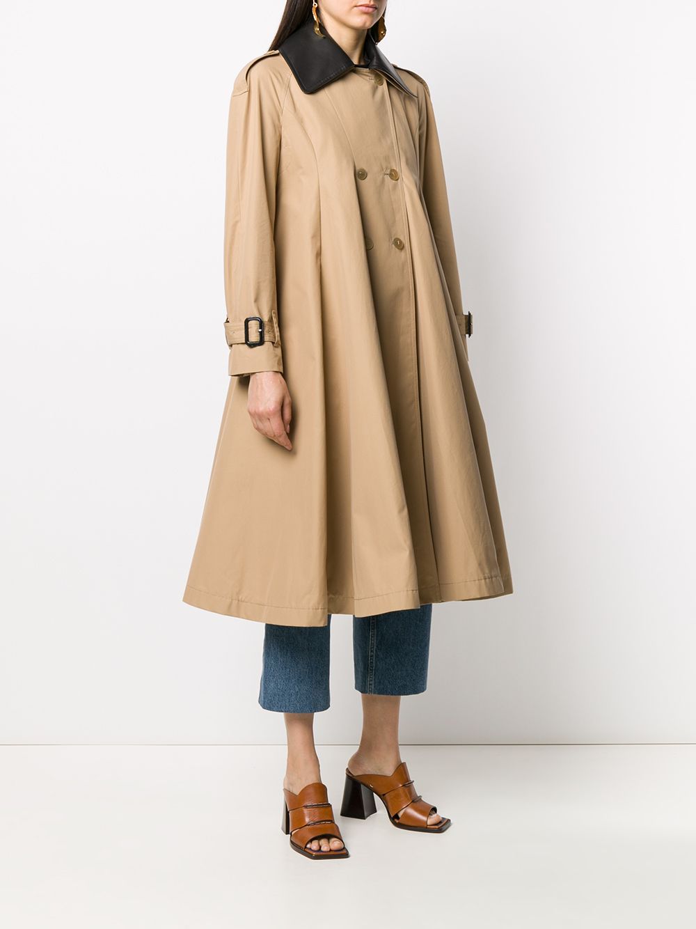 фото Loewe contrast-collar flared coat