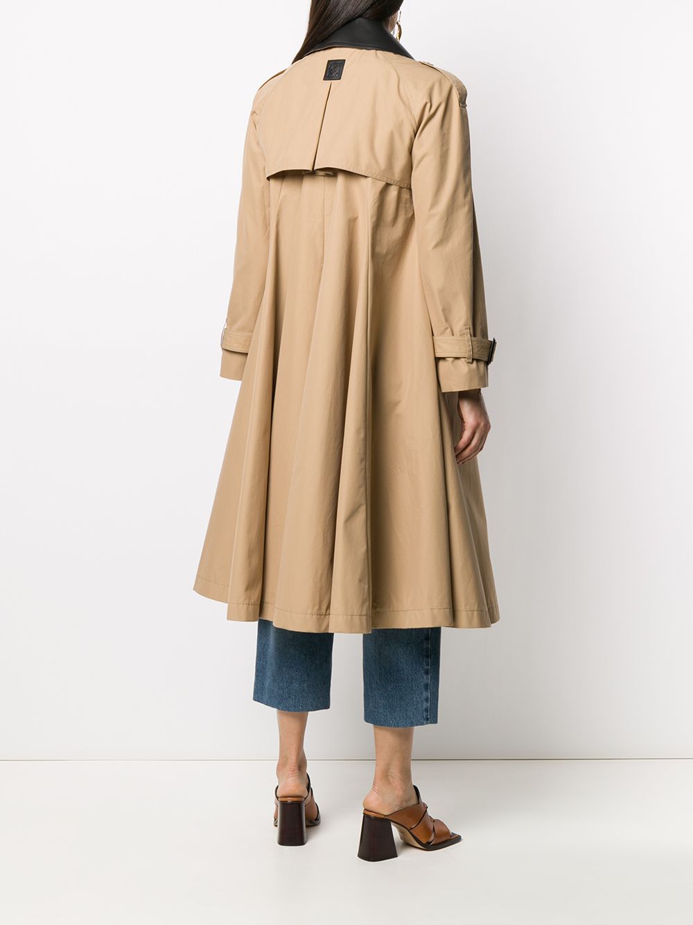 фото Loewe contrast-collar flared coat