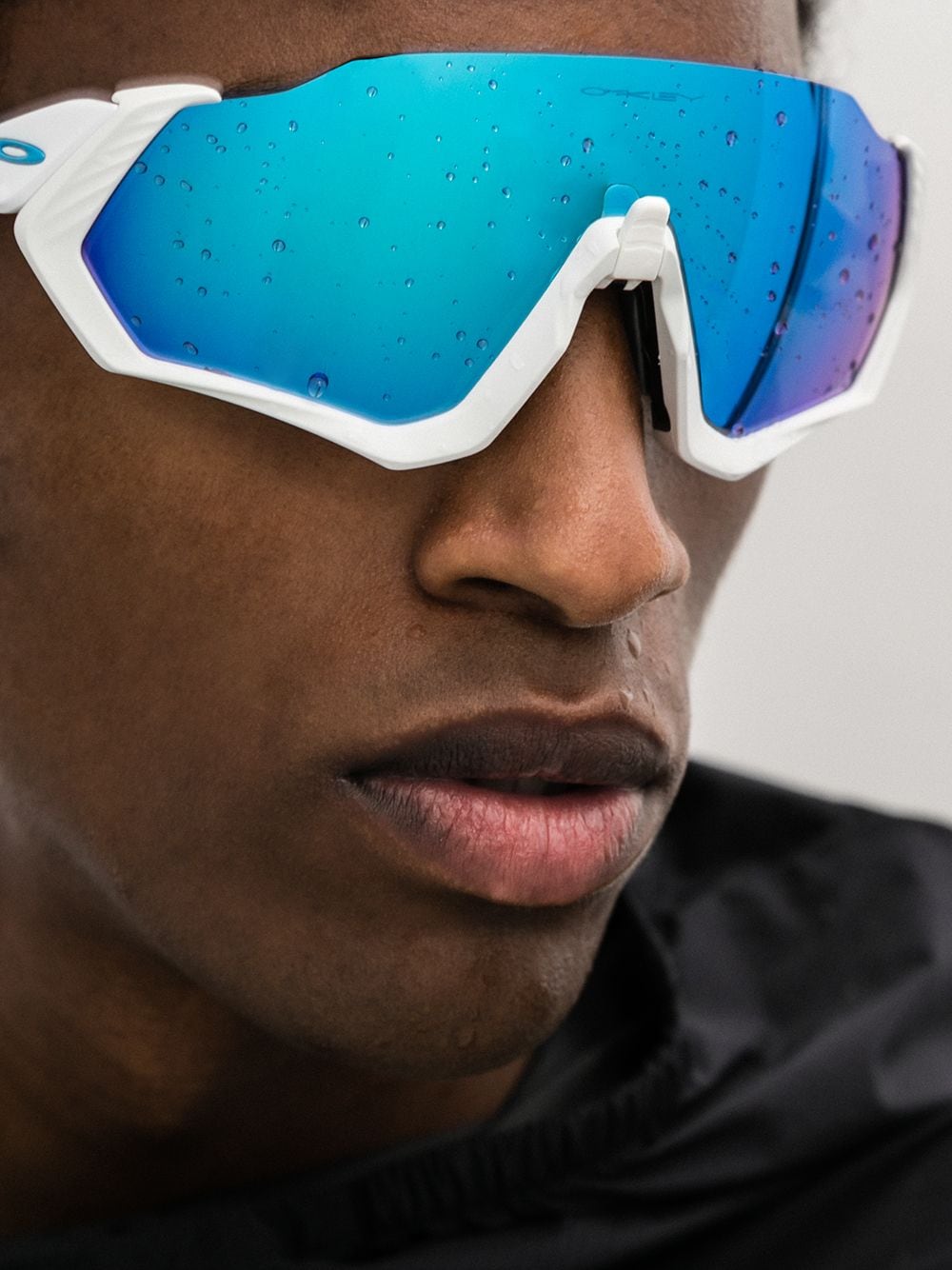 Shop Oakley Flight Jacket sunglasses with Express Delivery - FARFETCH