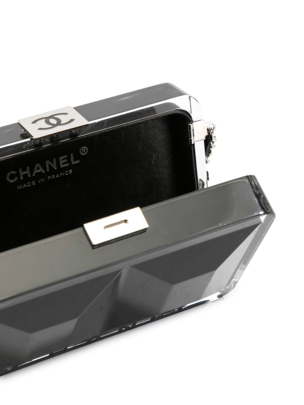 фото Chanel pre-owned клатч 2005-го года с логотипом